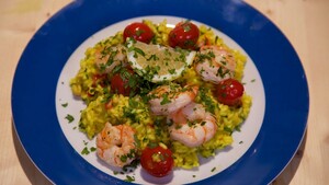 Saffraanrisotto met grote garnalen