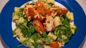 Raapstelen-pastasalade