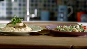 Zeebaars met risotto en tomaat-venkelsalade