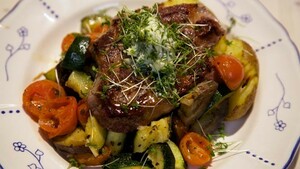 Gegrilde varkenslapjes met ratatouille