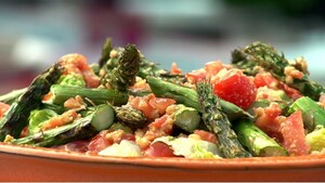 Veganistische recepten: Aspergesalade met salsa romesco