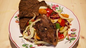 Provençaalse lamskoteletten met warme salade