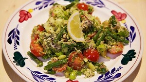 Makreel-aardappelsalade met korianderpesto