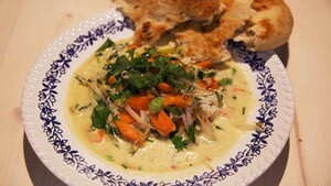 Kokossoep met naanbrood
