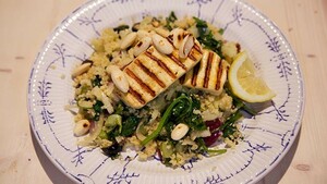 Spinazie-couscous met gegrilde halloumi