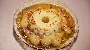 Grootmoeders griesmeelpudding met stoofperen