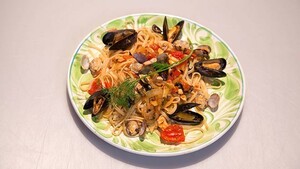 Linguine allo scoglio (linguine met zeevruchten)