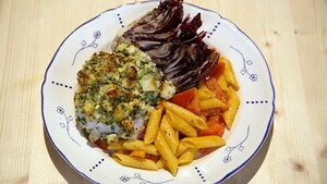 Kabeljauw met gremolatakorst en gegrilde radicchio