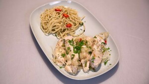 Pollo con finocchietti e spaghetti con erbe verdi (kip met venkel en spaghetti met groene kruiden)
