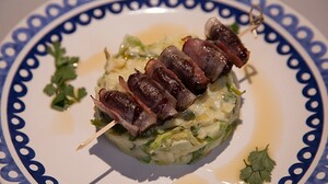 Rauwe andijviestamppot met chorizo-olie