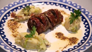 Prei-stamppot met slavinken en mosterdjus