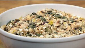 Griekse yoghurt met zelfgemaakte notenmuesli