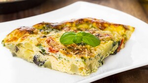 Frittata met olijven en paddenstoelen