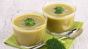Indiase broccolisoep