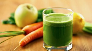 Wortel-bleekselderij-gembersmoothie