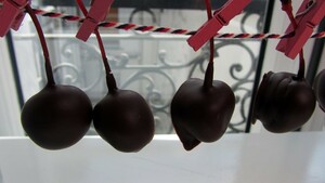 Cherry-chocolate bombshells