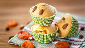 Makkelijke banaan-abrikozencakejes