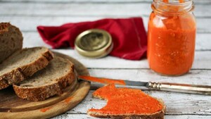 Matboecha: gezond broodbeleg met tomaten