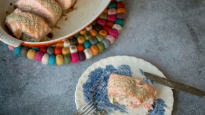 Zalmrollade gevuld met noten