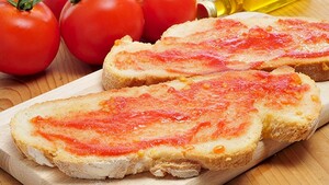 Pan con tomate