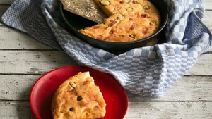 Maïsbrood met spek en jalapeño