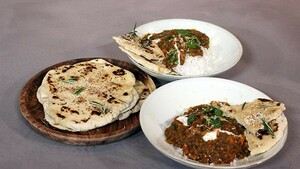 Linzencurry met zelfgemaakte naan