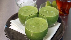 Kokos, limoen & basilicum-smoothie