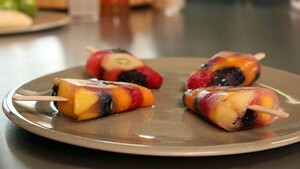 Vlierbloesemwaterijsjes met fruit