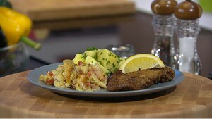 Gestoofde prei met schnitzel