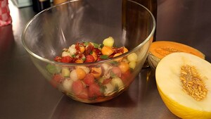 Meloensalade met munt en parmachips