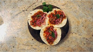 Cochinita Pibil en pico de gallo