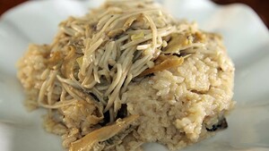 Risotto van reuzenmosselen met enoki-paddenstoelen in Lake Chagan-stijl