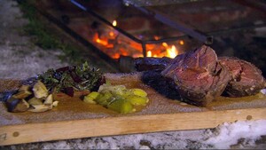 Gegrilde côte de boeuf met wintergroenten en beurre noisette