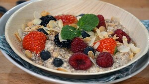 Overnight oats met kaneel, kardemom en amandelen