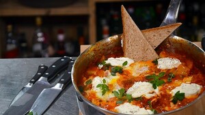 Shakshuka met extra eitjes