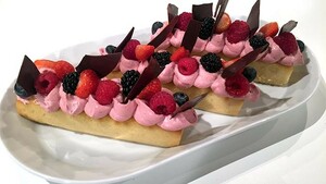 Citroencake met frambozenganache