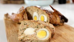 Oma Sonja's Ajam Kodok (gevulde kalkoen)