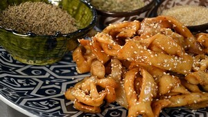 Shebekia (Honingkoekjes met sesam- en anijszaad)