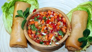 Krokante loempia’s met dipsaus
