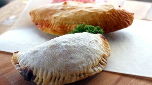 Panzerotti (gefrituurde hartige en zoete pizza’s)