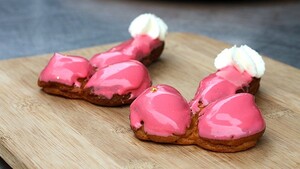 Eclair met roze glazuur