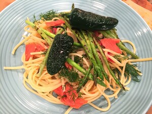 Linguine met gerookte wilde zalm en jalapeñopepers
