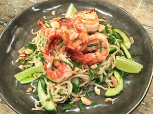 Oosterse noedelsalade met gamba’s