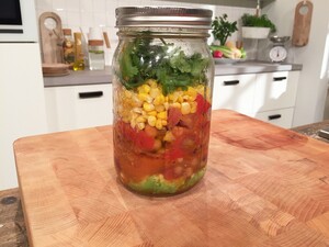 Mexicaanse bonensalade in een pot