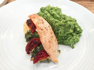 Kip gevuld met mozzarella en spinazie