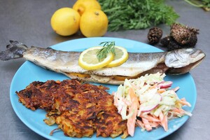 Forel met wortel rösti en coleslaw