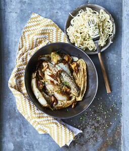 Hoisin witlofwok met shiitakes