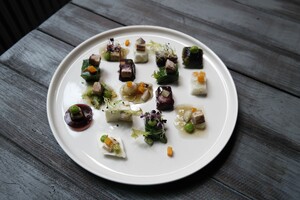 Paté met verschillende groenten in gelei