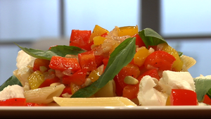 Penne met paprika en geitenkaas