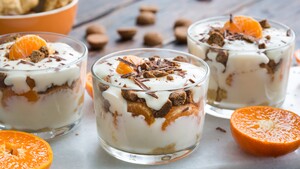 Sinttrifle (met kruidnoten, taaitaai, chocoladelettershavings en mandarijn)